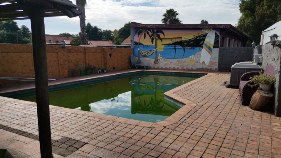 4 Bedroom Property for Sale in Oos Einde North West